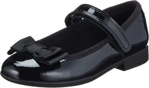 Clarks Girl's Closed Toe Ballet Flats, 9 Little Kid