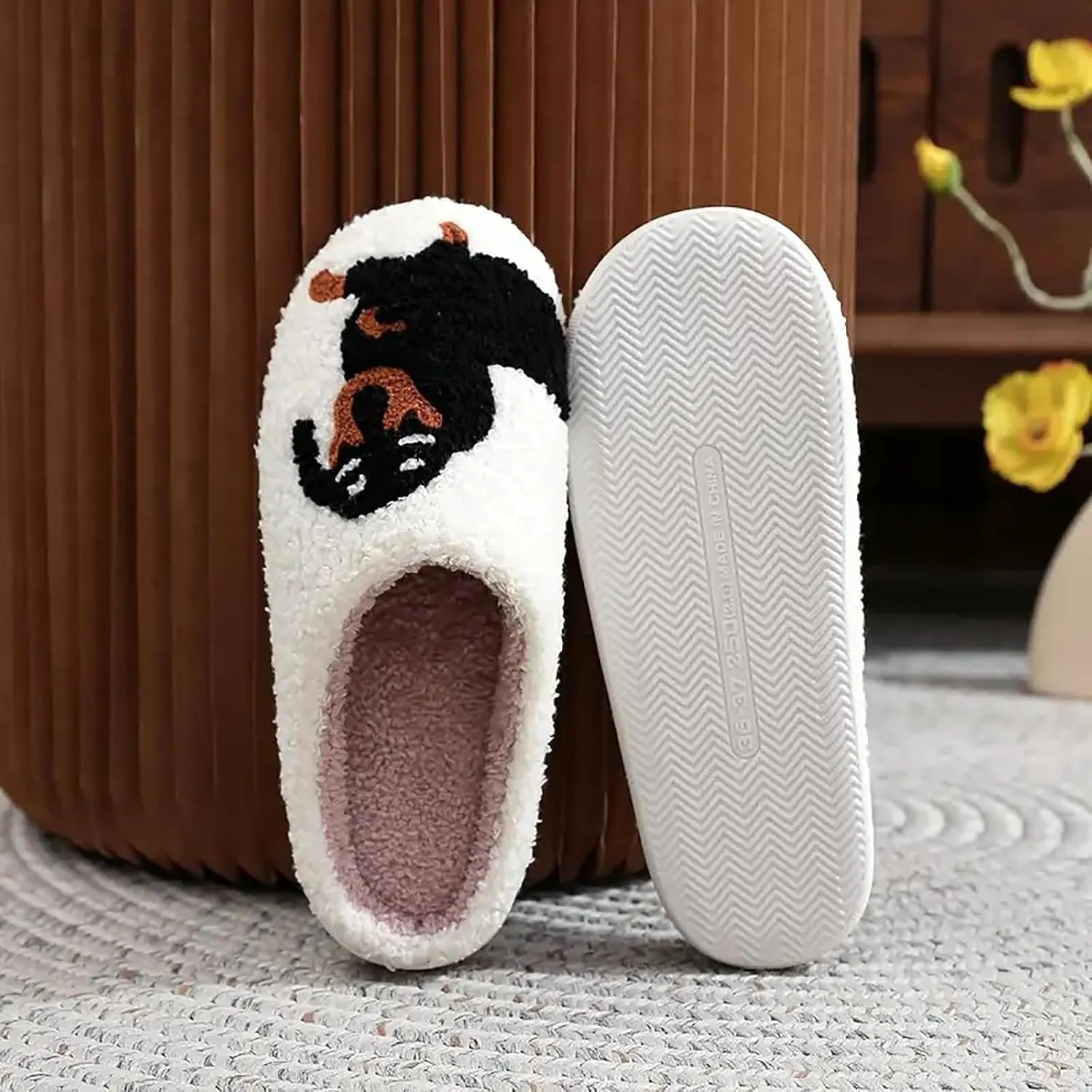Fluffy Slippers plush Soft slippers Fuzzy Warm Cozy slippers Lightweight Memory Foamdurable base Indoor House Shoes