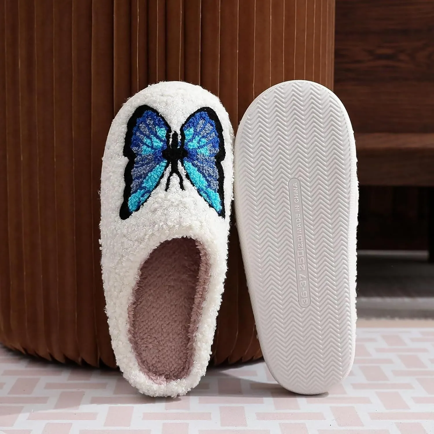 Fluffy Slippers plush Soft slippers Fuzzy Warm Cozy slippers Lightweight Memory Foamdurable base Indoor House Shoes