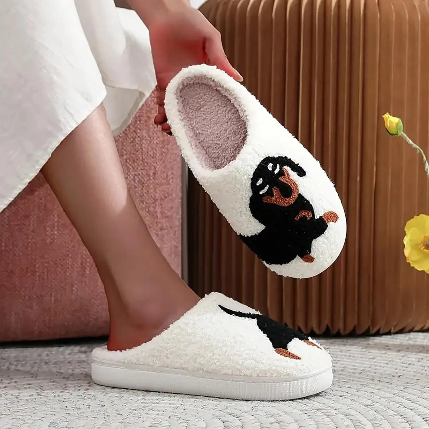 Fluffy Slippers plush Soft slippers Fuzzy Warm Cozy slippers Lightweight Memory Foamdurable base Indoor House Shoes