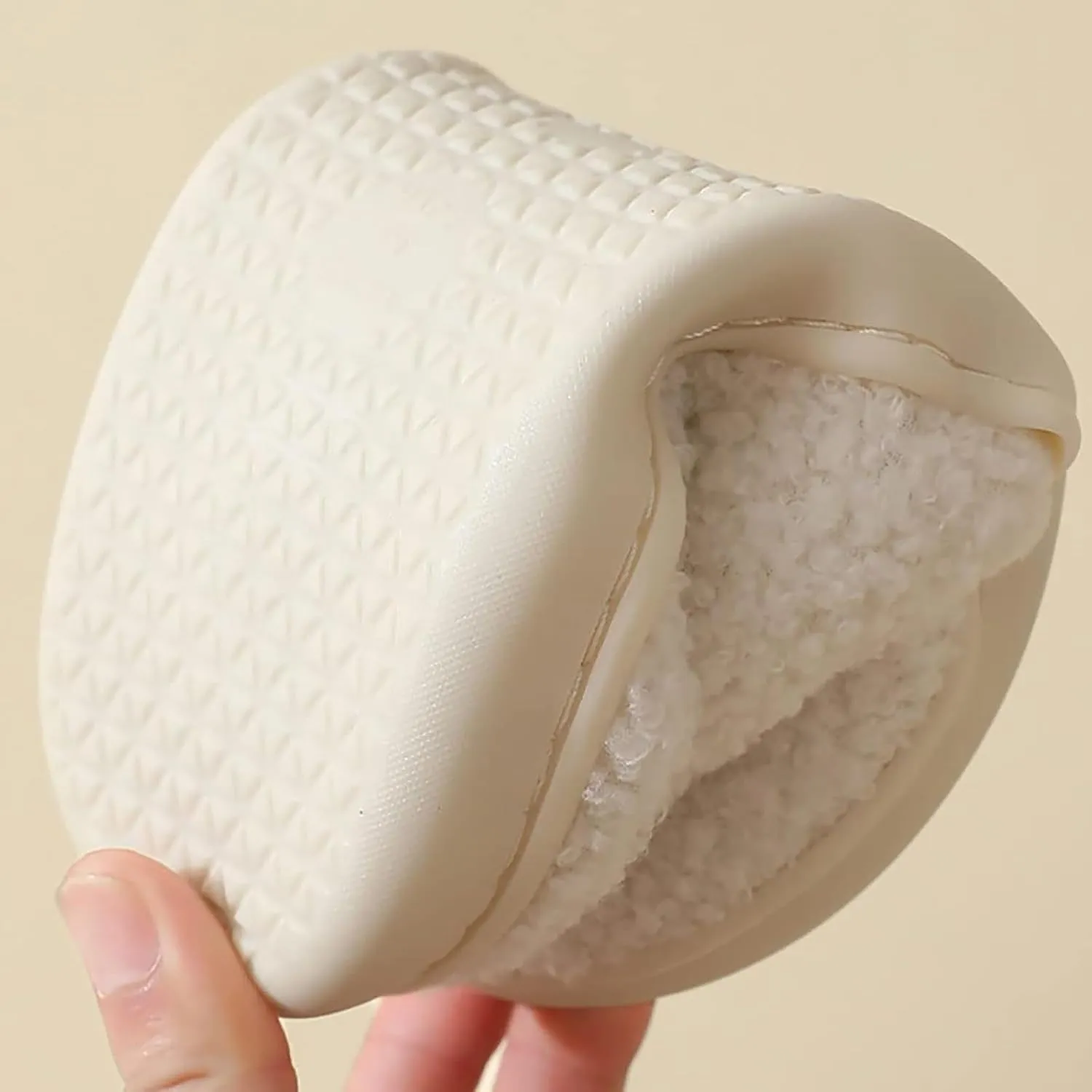 Fluffy Slippers plush Soft slippers Fuzzy Warm Cozy slippers Lightweight Memory Foamdurable base Indoor House Shoes