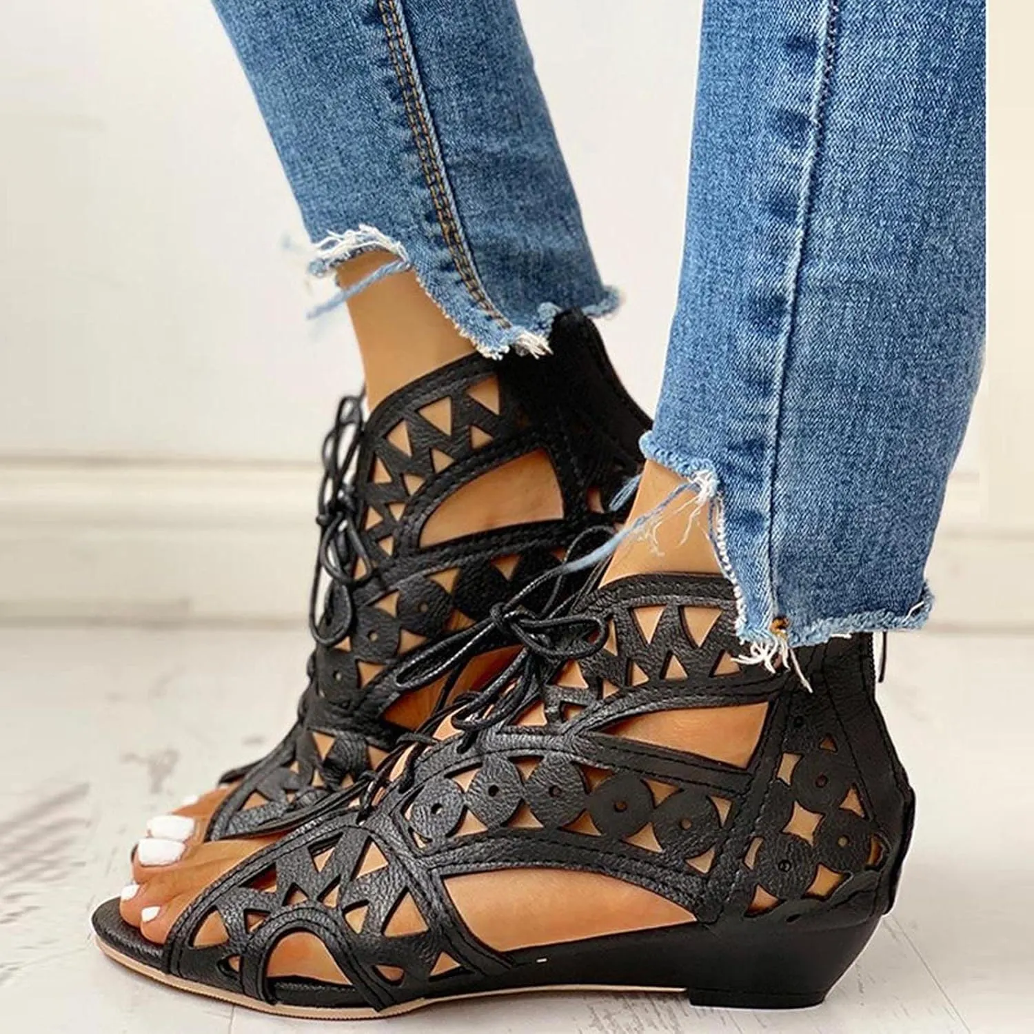 Hollow Out Sandals for Women Summer Casual Cross Lace up Open Toe Back Zipper Flat Sandals Lightweight Gladiator Shoes