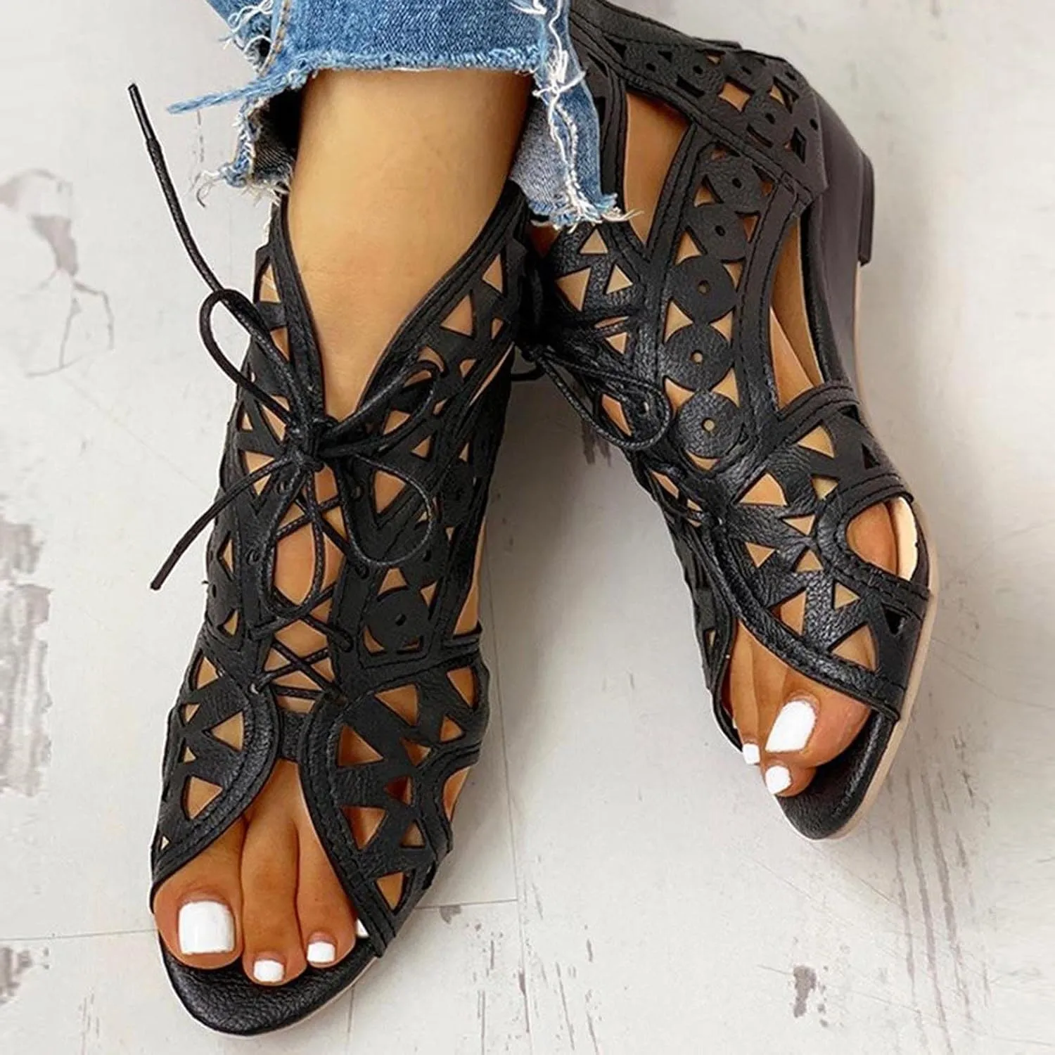 Hollow Out Sandals for Women Summer Casual Cross Lace up Open Toe Back Zipper Flat Sandals Lightweight Gladiator Shoes