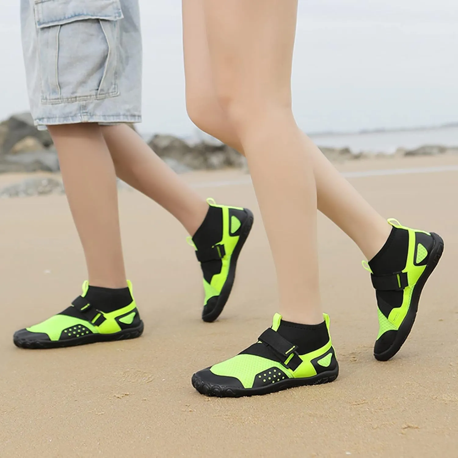 Men and Women Swimming Shoes Light Swimming Wading Diving Beach Shoes Women Yoga Skin Casual Sandals
