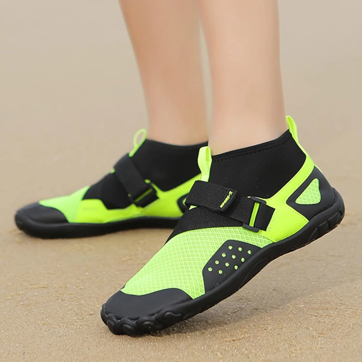 Men and Women Swimming Shoes Light Swimming Wading Diving Beach Shoes Women Yoga Skin Casual Sandals