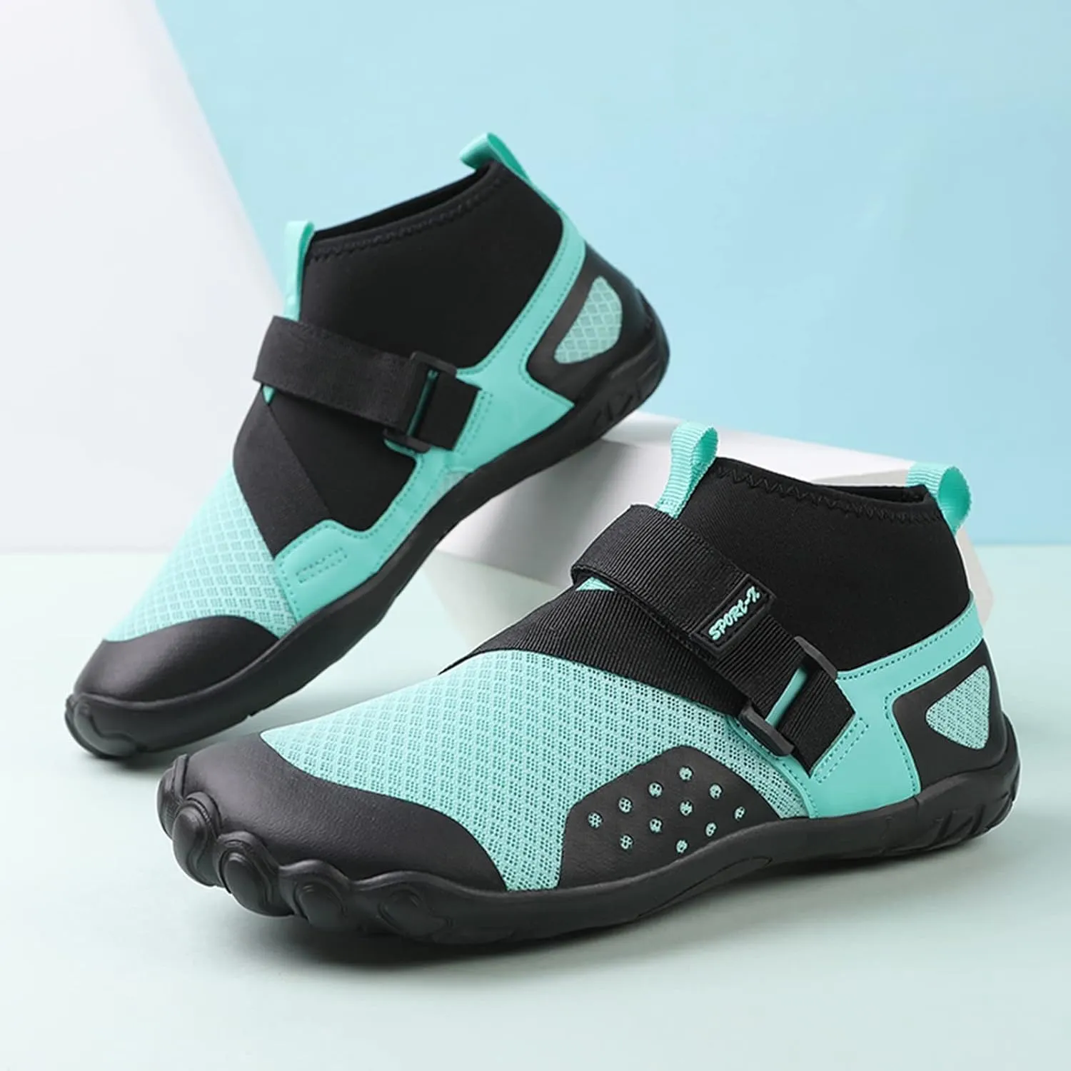 Men and Women Swimming Shoes Light Swimming Wading Diving Beach Women Yoga Skin Shoes Boots Men Sandals