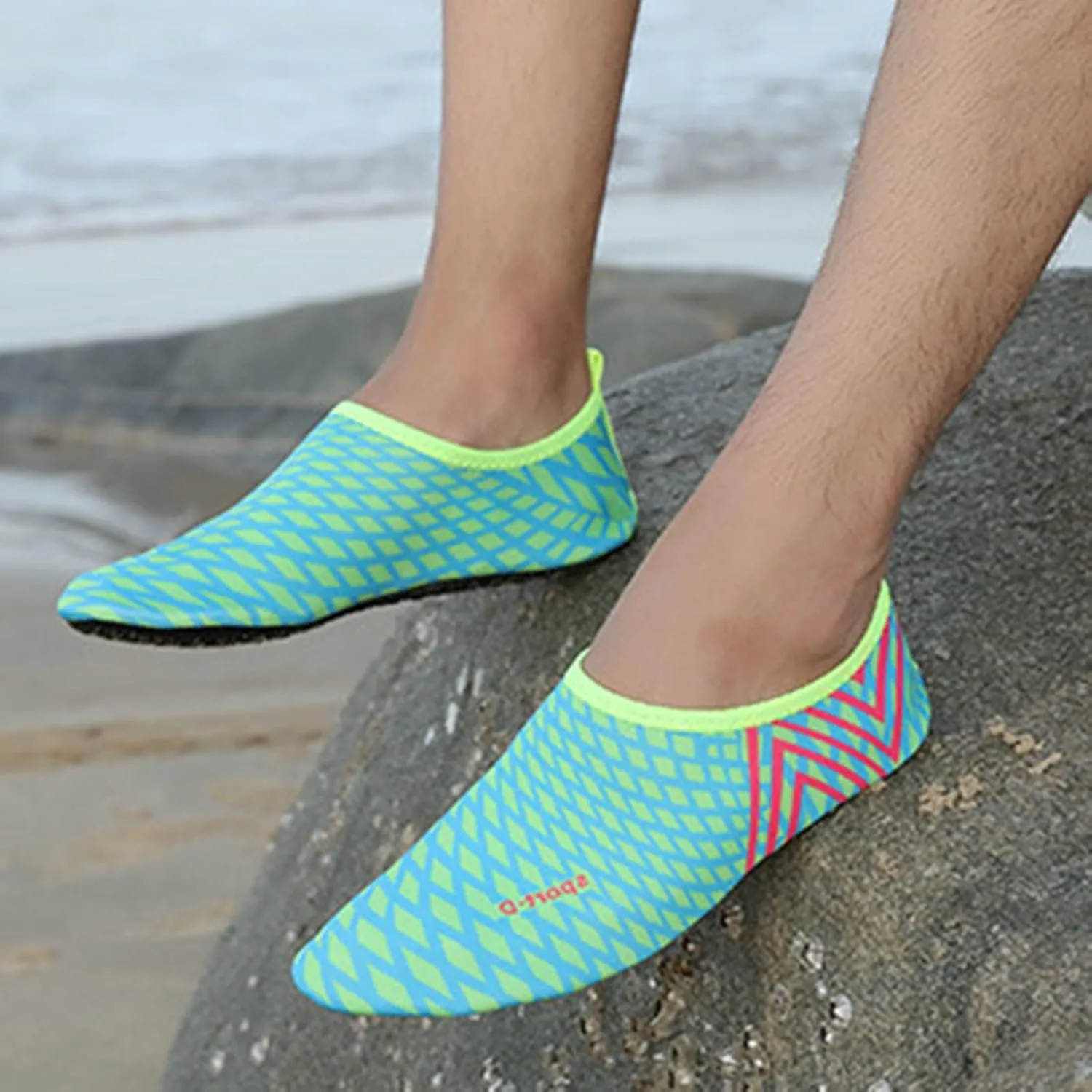 Men Sports Shoes Outdoor Sports Beach Shoes Breathable Quick Drying Swimming Soft Men Slip on Sneaker