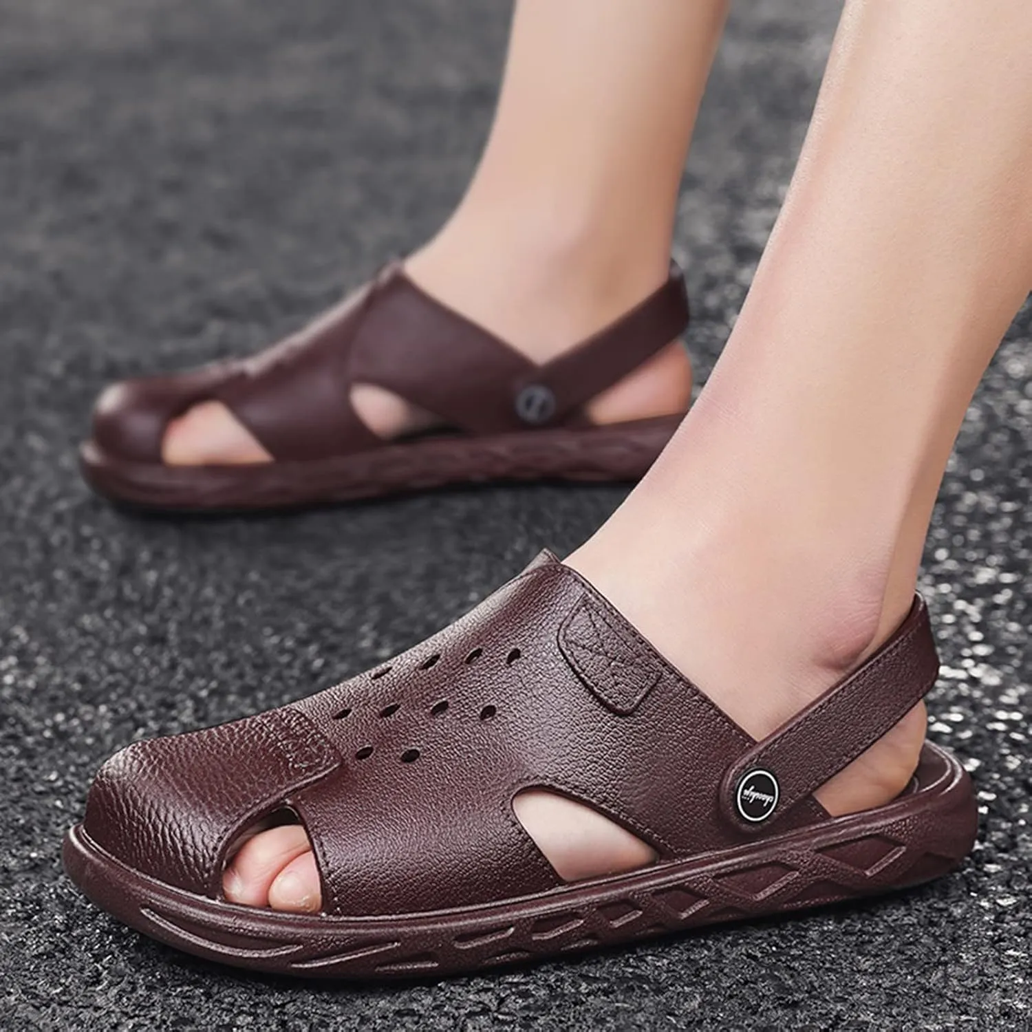 Men Summer Casual Leather Sandals Adjustable Closed Toe Summer Comfortable Wter Friendly Beach Shoes