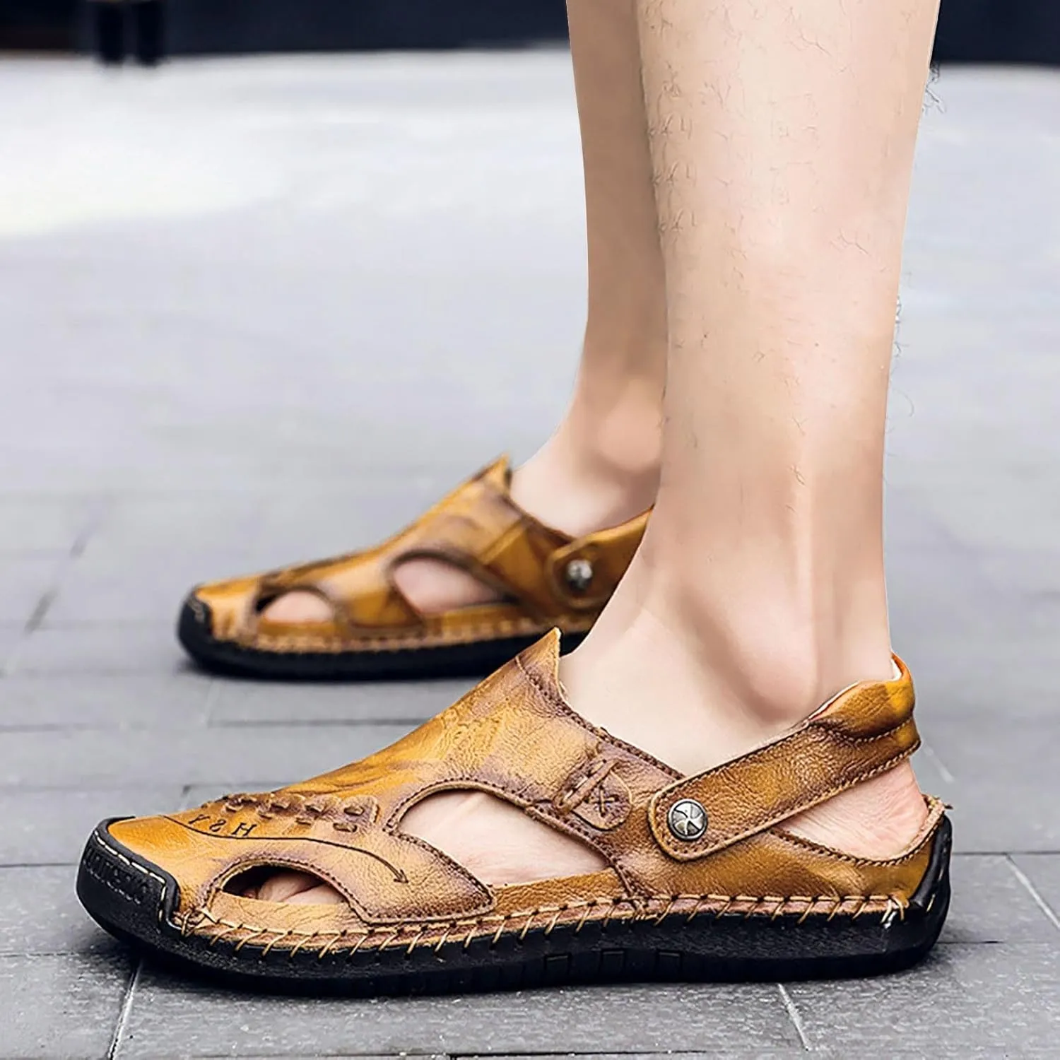 Men's Leather Sandals Adjustable Summer Fisherman Beach Shoes Comfortable Casual Closed Toe Walking Sandal