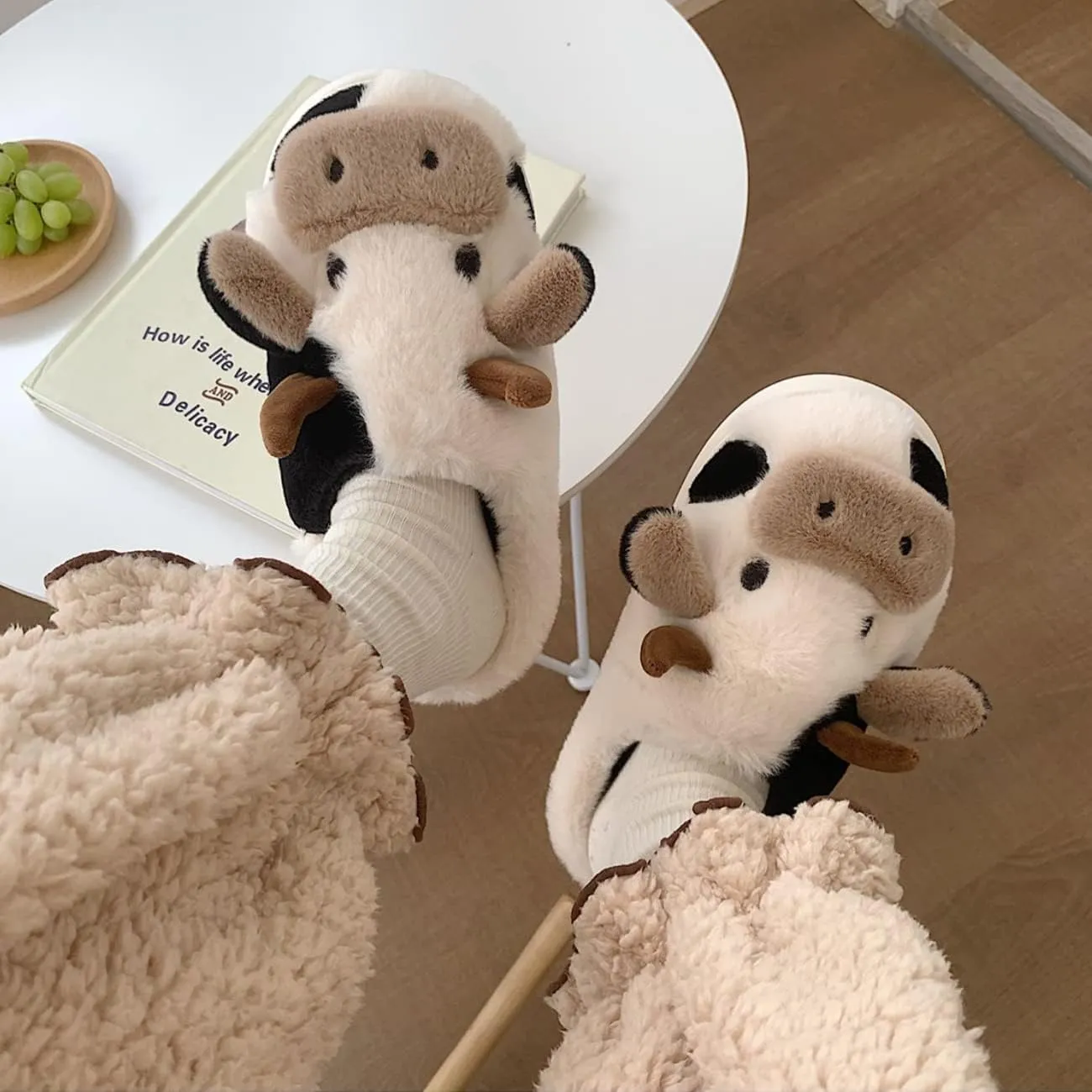 Women's Cozy Plush Cartoon Cow Slippers - Cute Animal Indoor Outdoor Home Fuzzy Warm Footwear